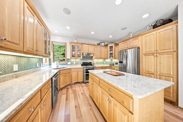 605 Knollwood Drive, Hudson, WI 54016