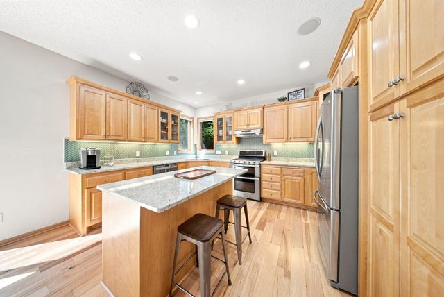 605 Knollwood Drive, Hudson, WI 54016