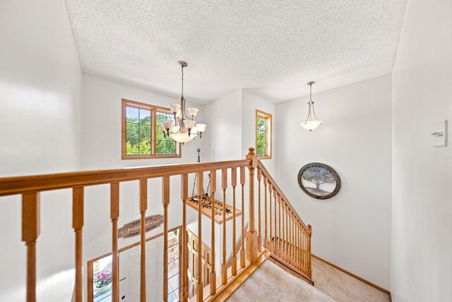 605 Knollwood Drive, Hudson, WI 54016