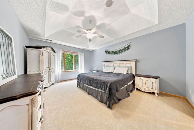 605 Knollwood Drive, Hudson, WI 54016