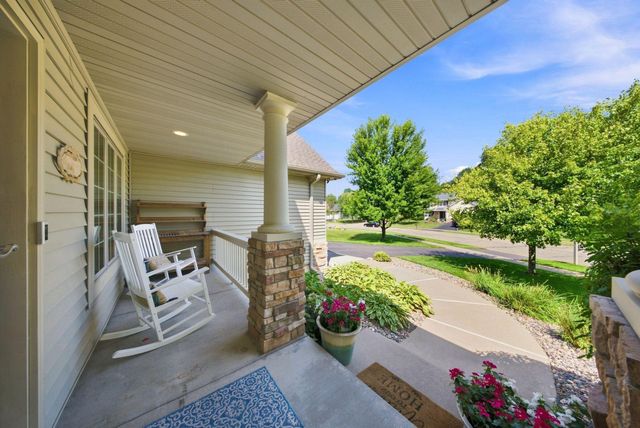 605 Knollwood Drive, Hudson, WI 54016