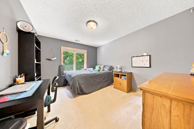 605 Knollwood Drive, Hudson, WI 54016