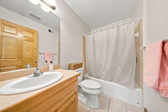 605 Knollwood Drive, Hudson, WI 54016