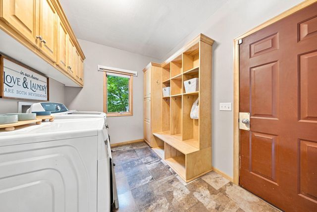 605 Knollwood Drive, Hudson, WI 54016