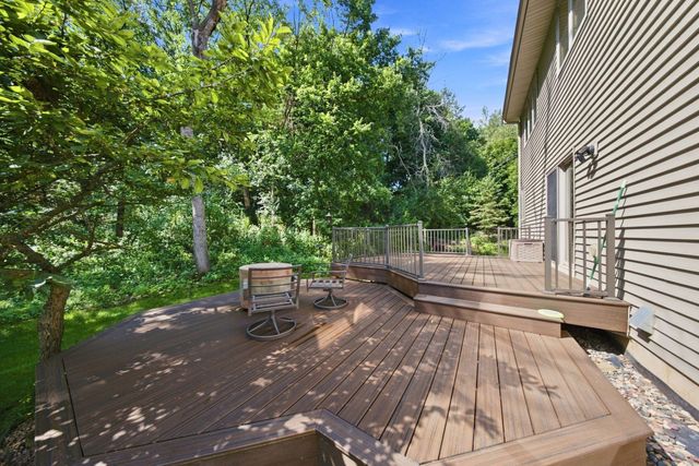 605 Knollwood Drive, Hudson, WI 54016