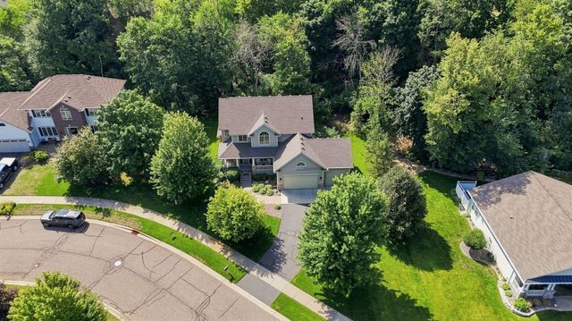 605 Knollwood Drive, Hudson, WI 54016