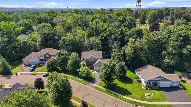 605 Knollwood Drive, Hudson, WI 54016