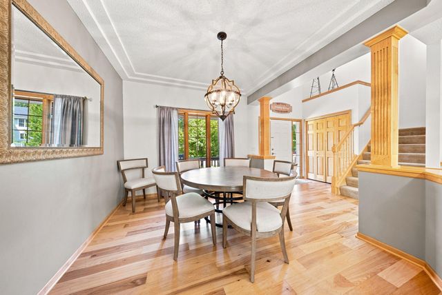 605 Knollwood Drive, Hudson, WI 54016