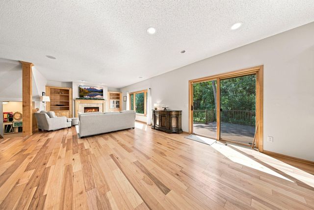 605 Knollwood Drive, Hudson, WI 54016