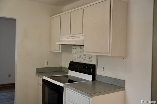 1890 Welch Road, Commerce Charter Township, MI 48390