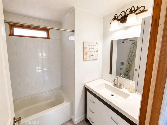 825 W La Palma 46, Anaheim, CA 92801
