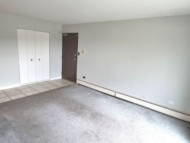 212 Shorewood Drive 2D, Glendale Heights, IL 60139