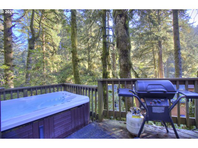 19921 WHALESHEAD Rd C15, Brookings, OR 97415