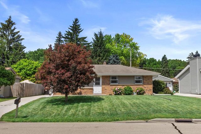 4254 Pine Ridge LANE, Racine, WI 53403