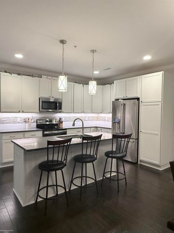 5531 Arbor Chase Drive, Ann Arbor, MI 48103