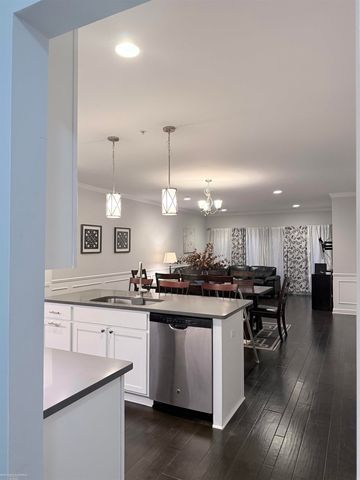 5531 Arbor Chase Drive, Ann Arbor, MI 48103