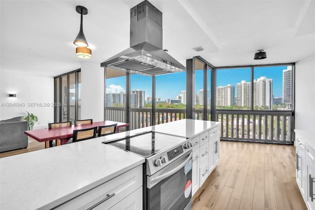 1000 W Island Blvd 1206, Aventura, FL 33160