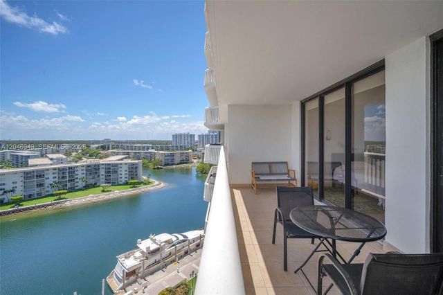 1000 W Island Blvd 1206, Aventura, FL 33160