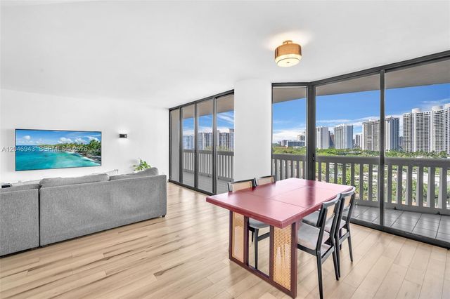 1000 W Island Blvd 1206, Aventura, FL 33160