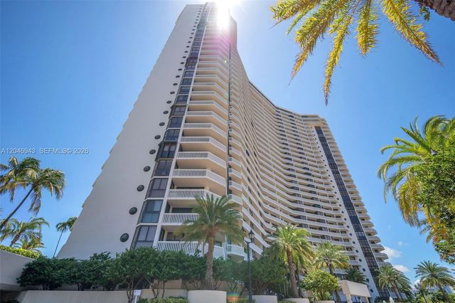 1000 W Island Blvd 1206, Aventura, FL 33160