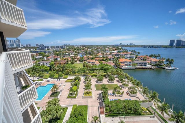 1000 W Island Blvd 1206, Aventura, FL 33160