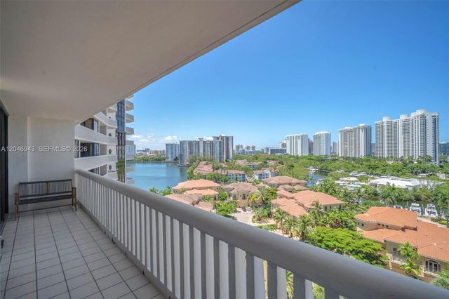 1000 W Island Blvd 1206, Aventura, FL 33160