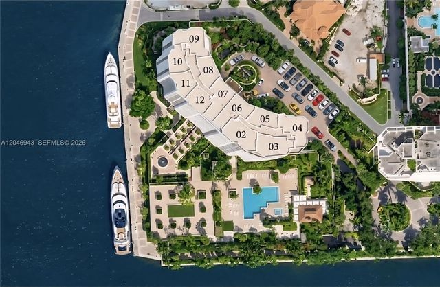 1000 W Island Blvd 1206, Aventura, FL 33160