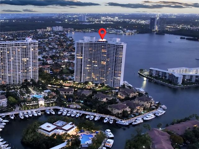 1000 W Island Blvd 1206, Aventura, FL 33160