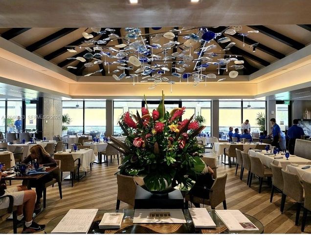 1000 W Island Blvd 1206, Aventura, FL 33160