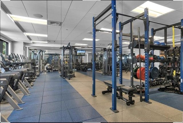 1000 W Island Blvd 1206, Aventura, FL 33160