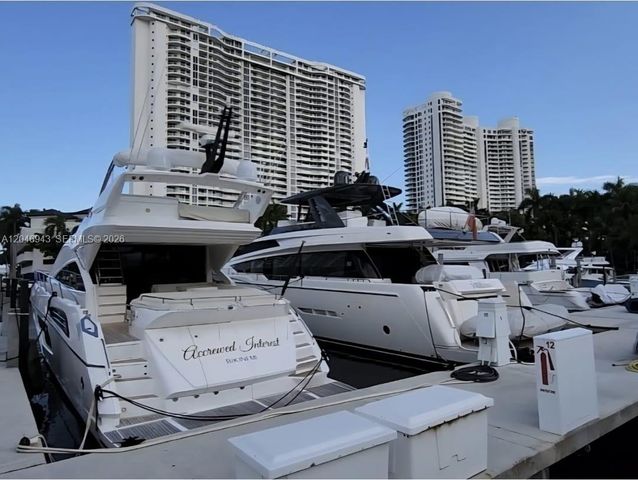 1000 W Island Blvd 1206, Aventura, FL 33160