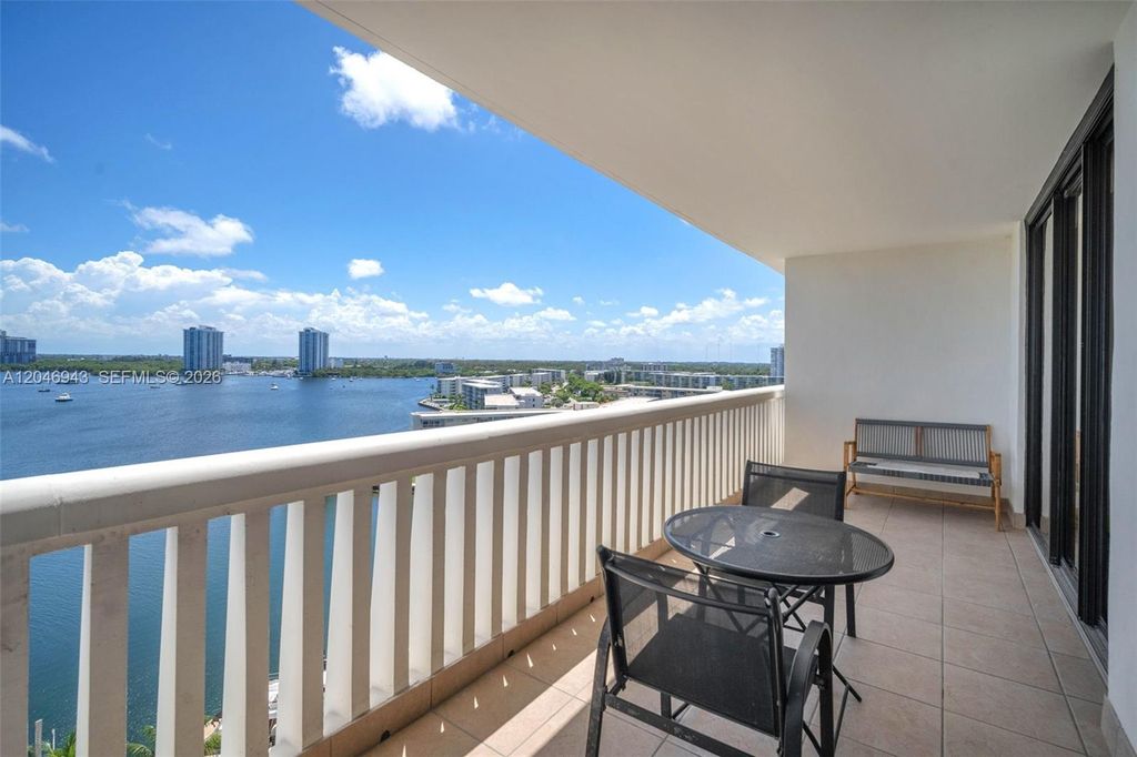 1000 W Island Blvd 1206, Aventura, FL 33160