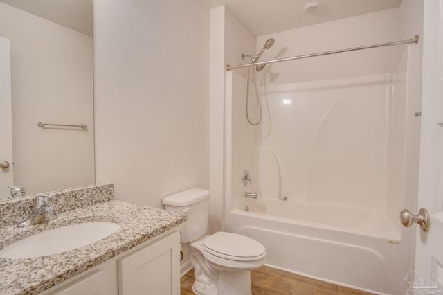 7408 Oak Lake Blvd, Pensacola, FL 32526