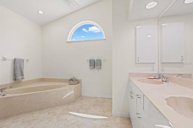 4442 HOLLYBROOK WAY, Sarasota, FL 34233