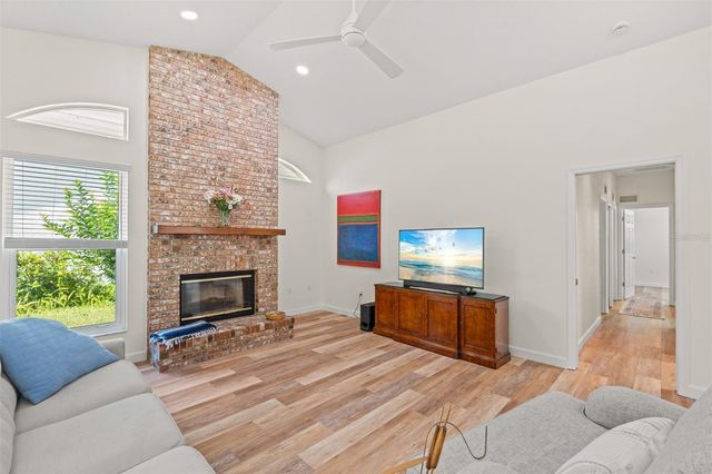 4442 HOLLYBROOK WAY, Sarasota, FL 34233