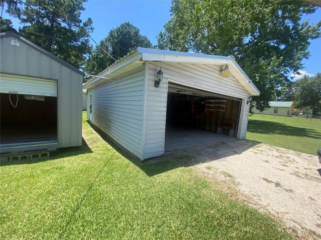 295 Lazy Hollow Lane, Livingston, TX 77351