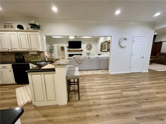 126 Salmon Lane, Russellville, AR 72802