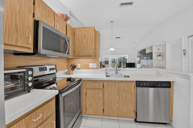 18925 Argosy Drive B, Boca Raton, FL 33496