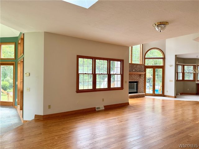 9239 Carpenter Road, Eden, NY 14057