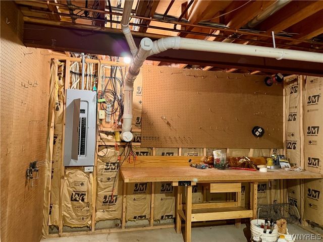 9239 Carpenter Road, Eden, NY 14057