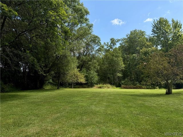 9239 Carpenter Road, Eden, NY 14057