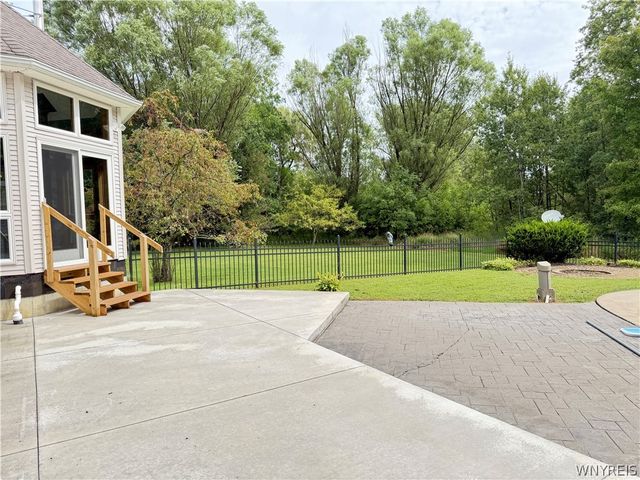 9239 Carpenter Road, Eden, NY 14057