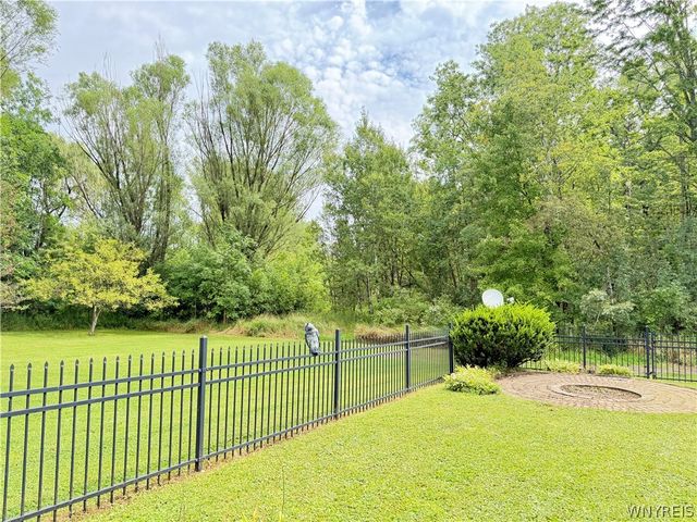 9239 Carpenter Road, Eden, NY 14057