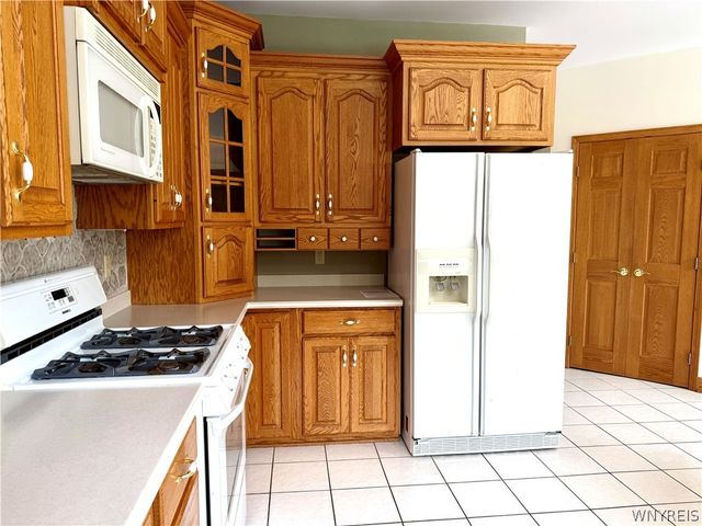 9239 Carpenter Road, Eden, NY 14057