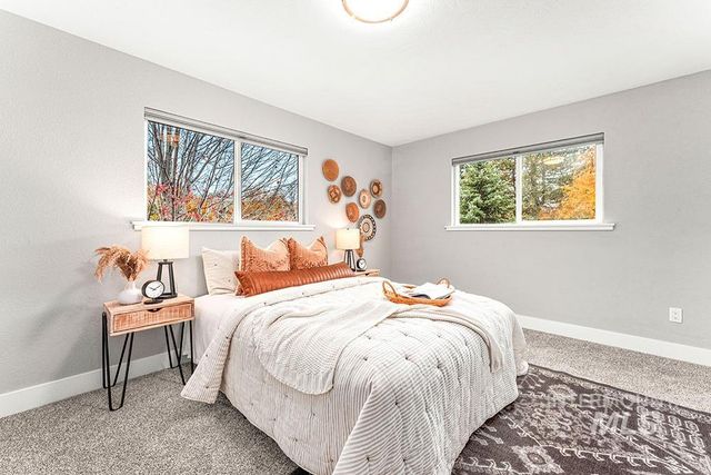 670 S Berwick Dr, Boise, ID 83706