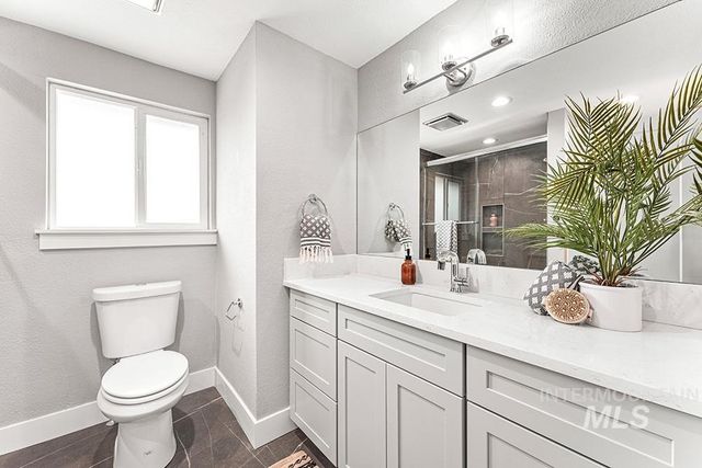 670 S Berwick Dr, Boise, ID 83706