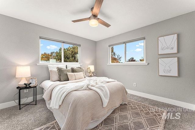 670 S Berwick Dr, Boise, ID 83706