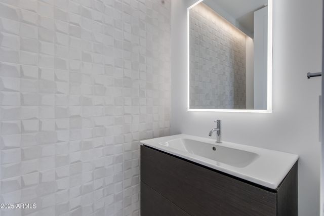 1333 E POMELO GROVE Lane, Phoenix, AZ 85014