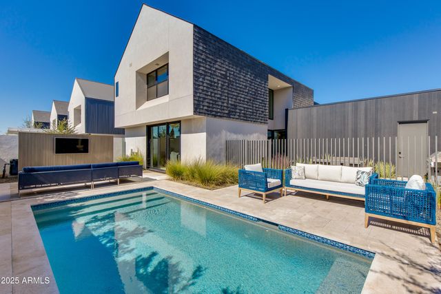 1333 E POMELO GROVE Lane, Phoenix, AZ 85014