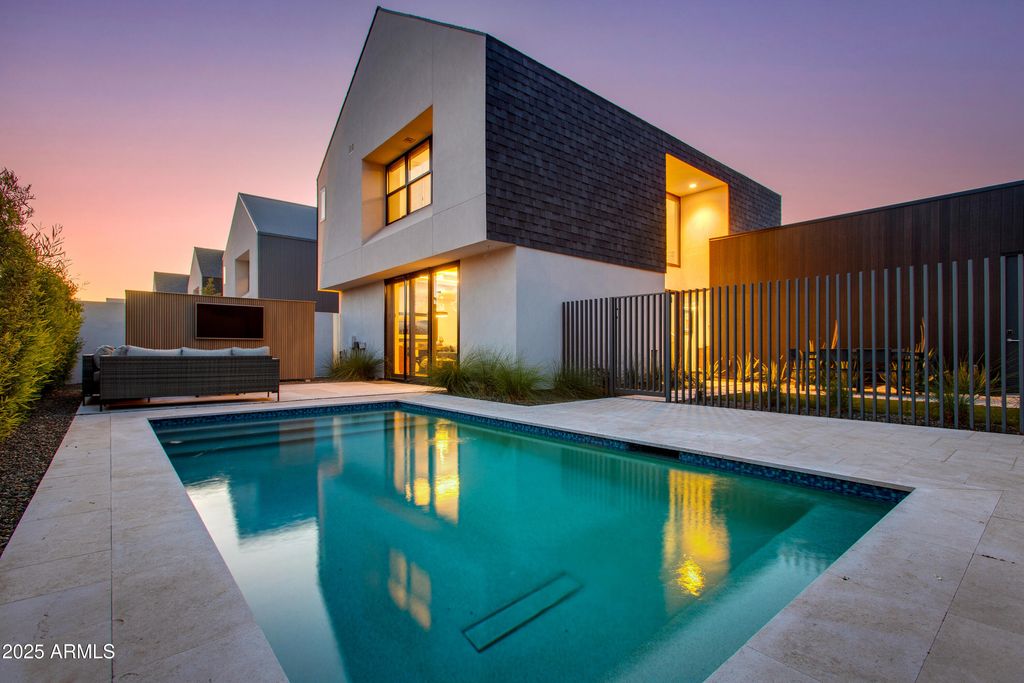 1333 E POMELO GROVE Lane, Phoenix, AZ 85014